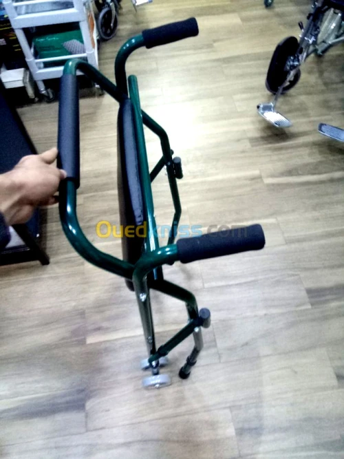 Déambulateur Rollator à 2 roues 8”