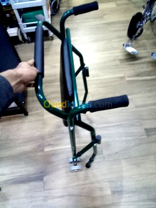 Déambulateur Rollator à 2 roues 8”