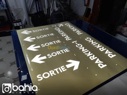 Plaques Et Panneaux Signalétiques  