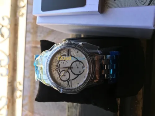 Montre Suisse BALMAIN avec diamants 