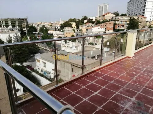Remps des escaliers et tuyauterie inox
