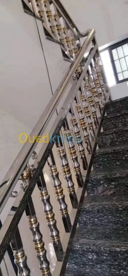 Remps des escaliers et tuyauterie inox