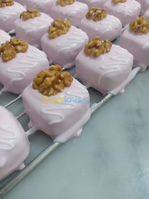 Préparation des gâteaux orientaux