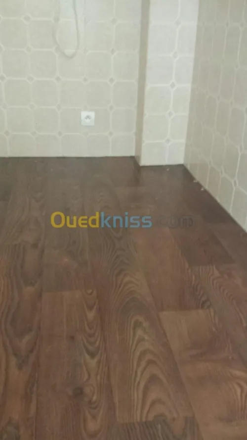 équipe pose gerflex moquette pvc antis