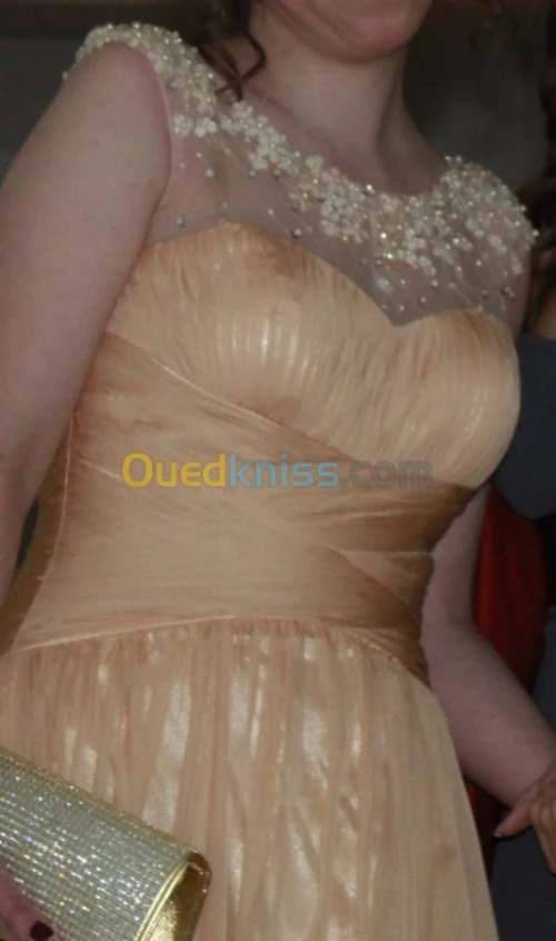 Robe dorée 
