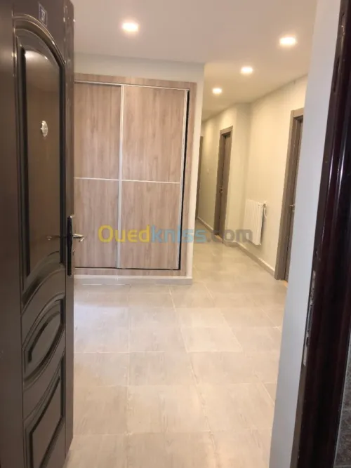 Location Appartement F5 Alger Souidania