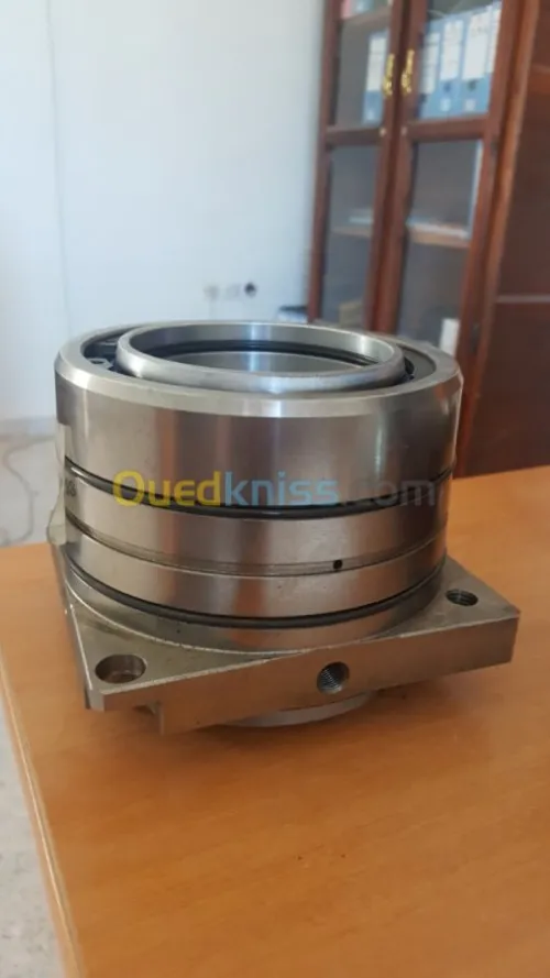 Pièce pour pompe a beton بيع قطاع غيار