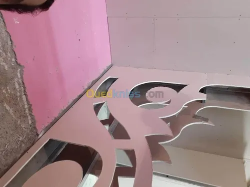 Placo platre . Plafond demontable .pvc