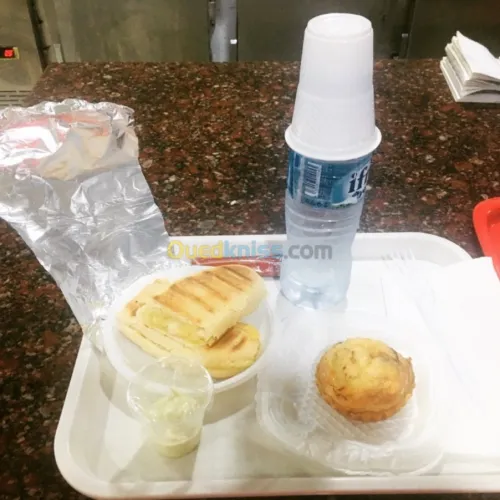 Gâteux salés sucrés et services