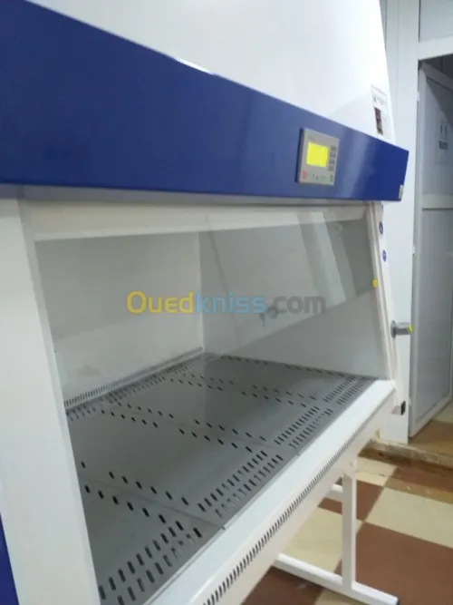 Poste microbiologique PSM-120