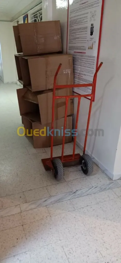 مؤسسة لنقل وترحيل /DÉMÉNAGEMENT-
