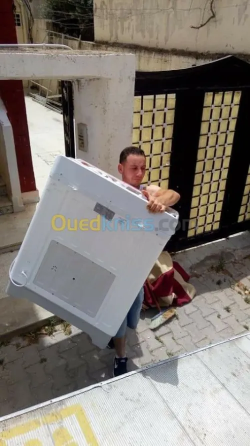 DÉMÉNAGEMENT نقل و ترحيل الاثاث__