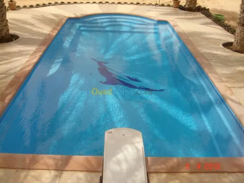 piscine en fibre de verre et résine 