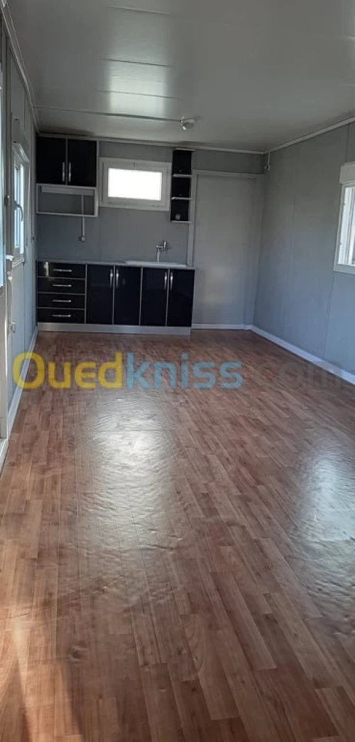 Chalets pour vacances et habitation.