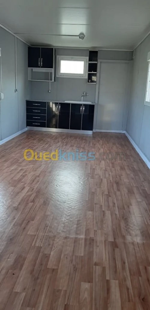 Chalets pour vacances et habitation.