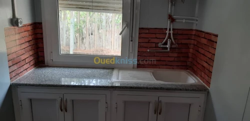 Chalets pour vacances et habitation.