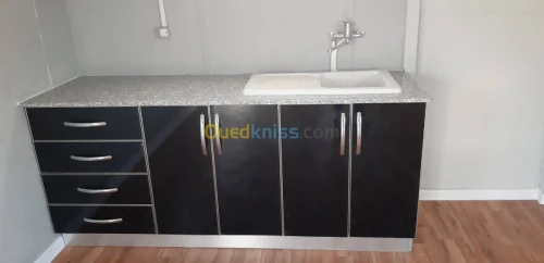 Chalets pour vacances et habitation.