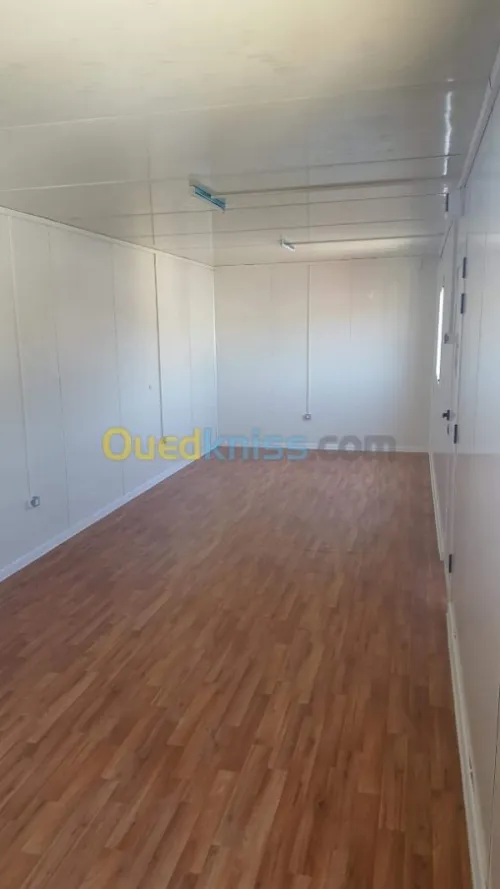 Chalets pour vacances et habitation.