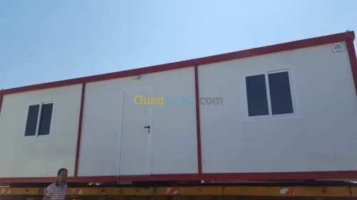 Chalets pour vacances et habitation.