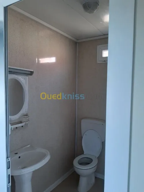 Chalets pour vacances et habitation.