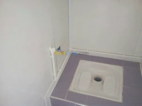 Chalets pour vacances et habitation.