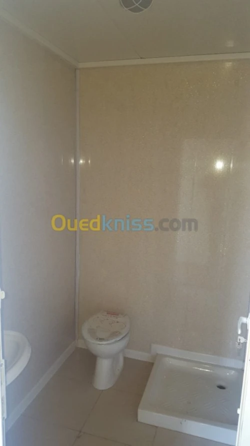 Chalets pour vacances et habitation.