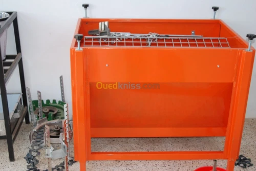 Batterie poule pondeuse et équipement 