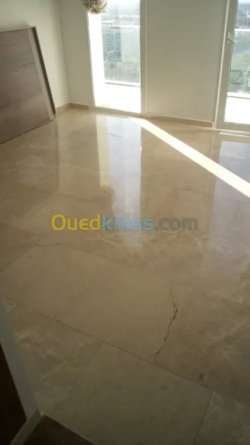 Ponçage et lustrage