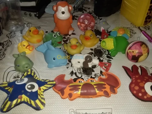 Des hochet et jouet de marque