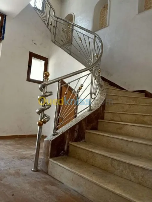 RAMPE D'ESCALIER EN INOX ET VERRE