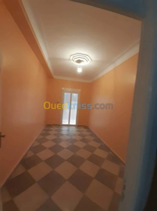 Location Appartement F4 Medea Berrouaghia