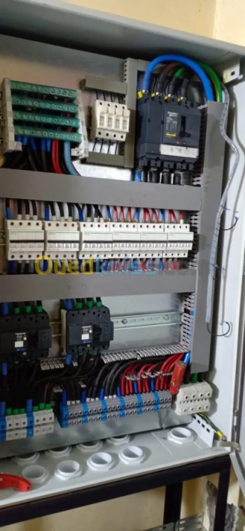 entreprise de electricite moy tansion 