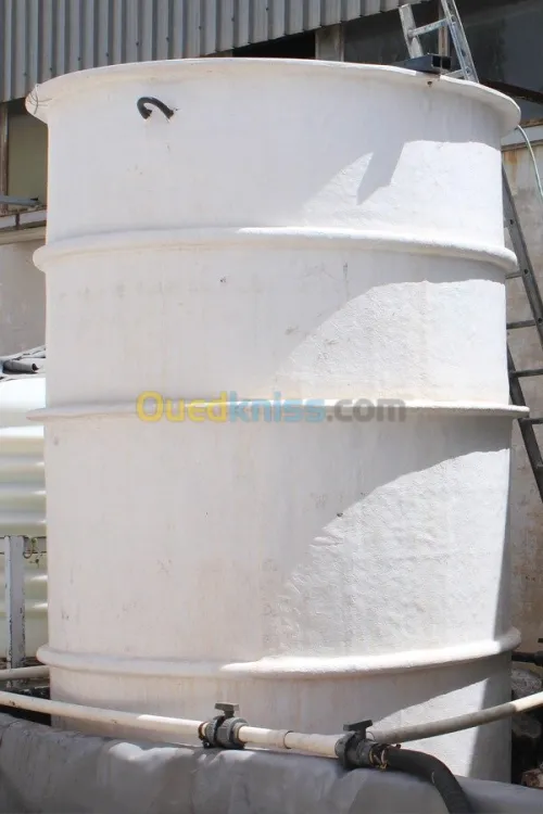 citerne fibre de verre et résine (PRV)