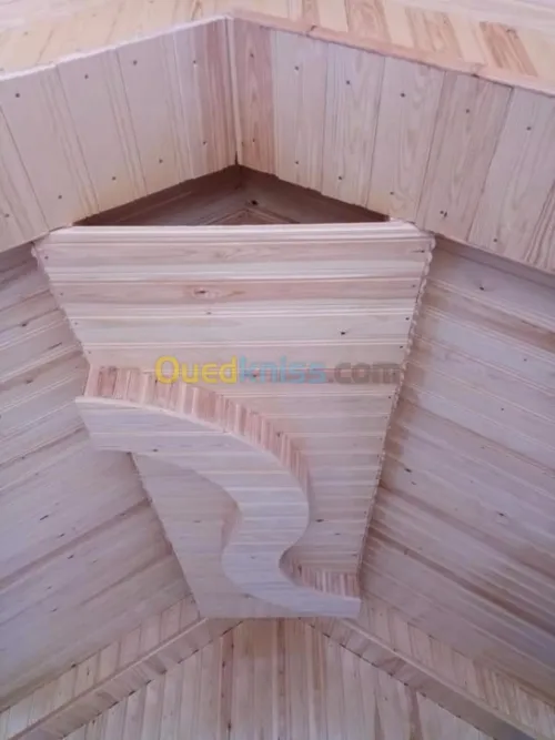 Charpente en bois, tuile et F.P PVC