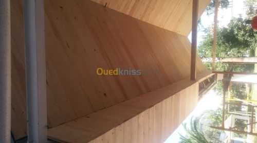 Charpente en bois, tuile et F.P PVC