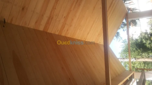 Charpente en bois, tuile et F.P PVC