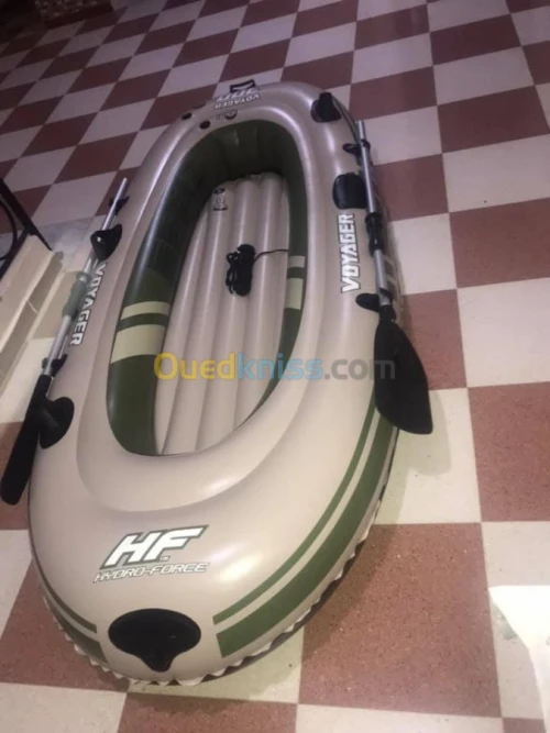 Bateau gonflable voyager 300