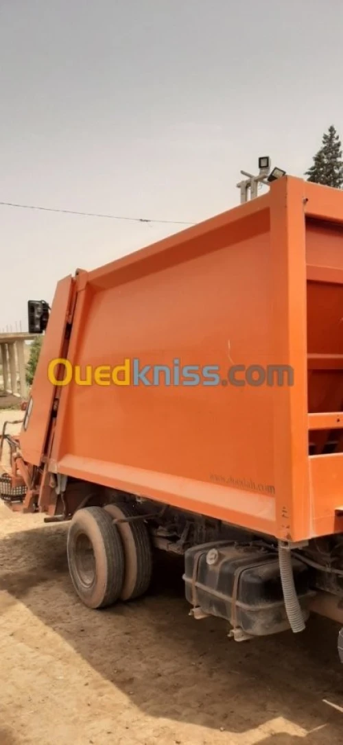 Location des camions benne tasseuse 