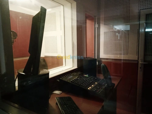 Studio Enregistrement audio, Voix Off