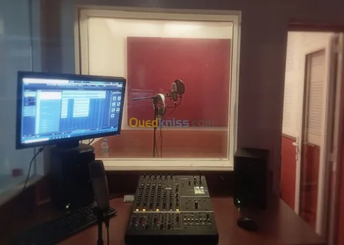 Studio Enregistrement audio, Voix Off
