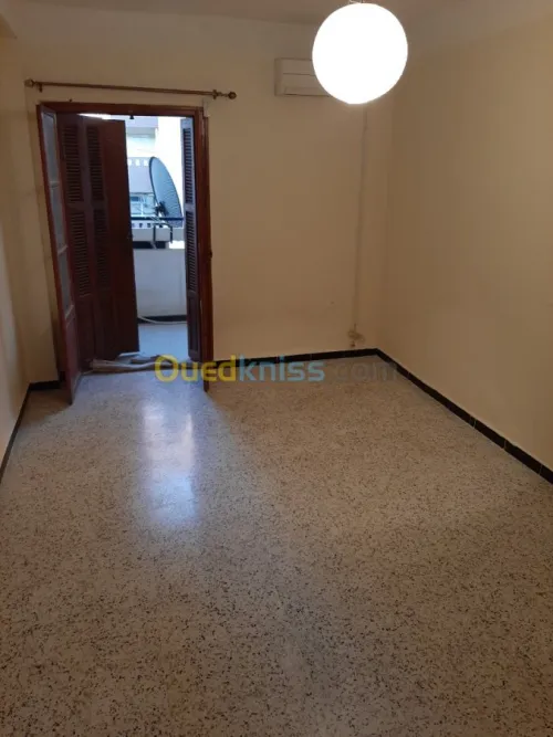 Echange Appartement F3 Alger Ouled fayet