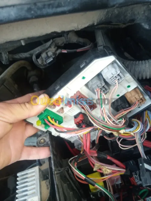 سكانير وانذار السيارات