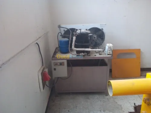 02 Machines injection 80T /110gr