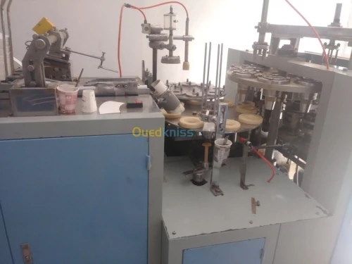 Machine fabrication de goblet en papie