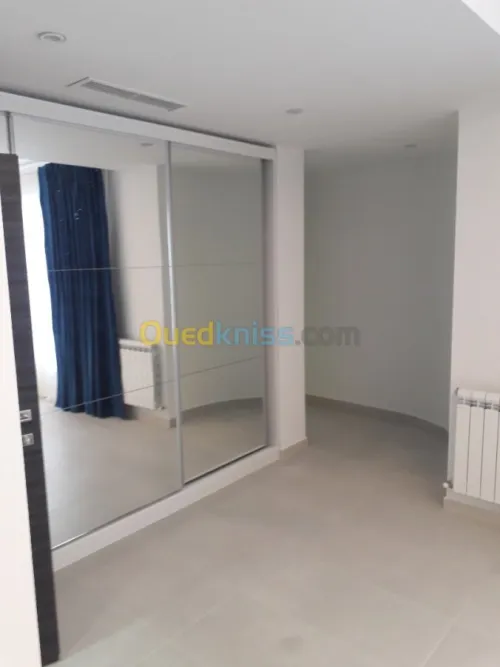 Location Appartement F4 Alger Hydra