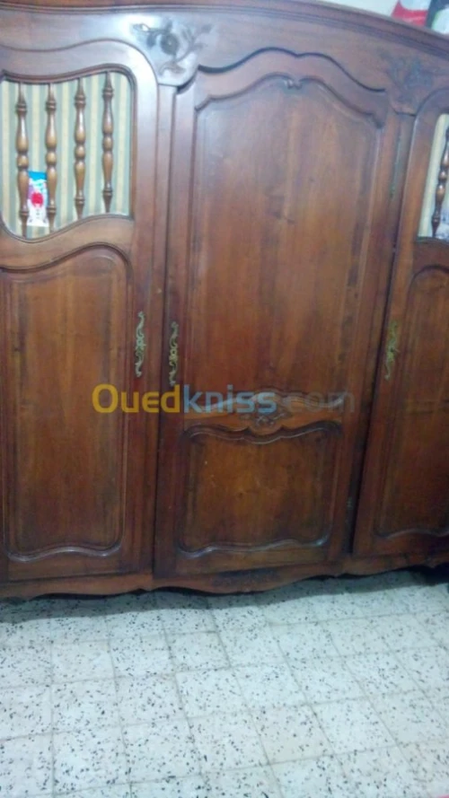 ARMOIRE ANTIQUITE