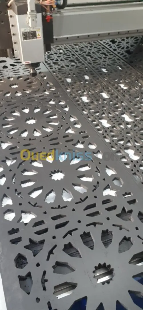 Découpe Forex Noir/Blanc Mdf PMM
