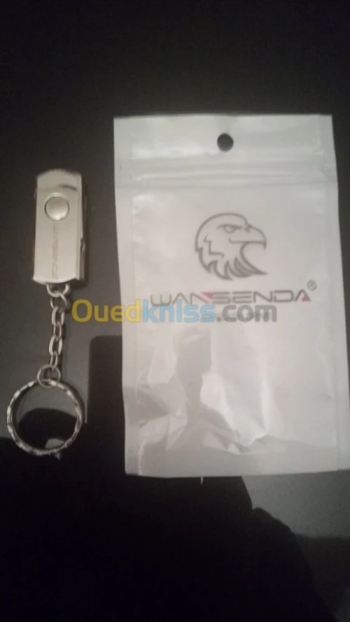 Clé USB 3.0 32 Go + porte clés