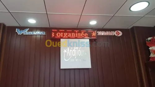 Habillage vitrine et panneaux (pub) 