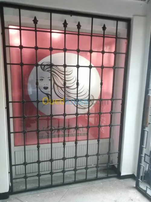 Habillage vitrine et panneaux (pub) 